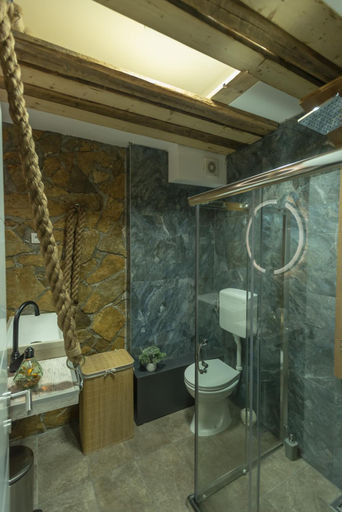 Bathroom 3, Onore dell amore 2 apartman sa djakuzijem, Loznica