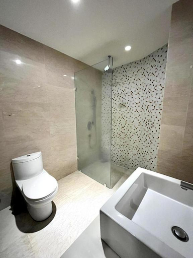 Bathroom 4, Regalia Residence KL Infinity Pool, Kuala Lumpur