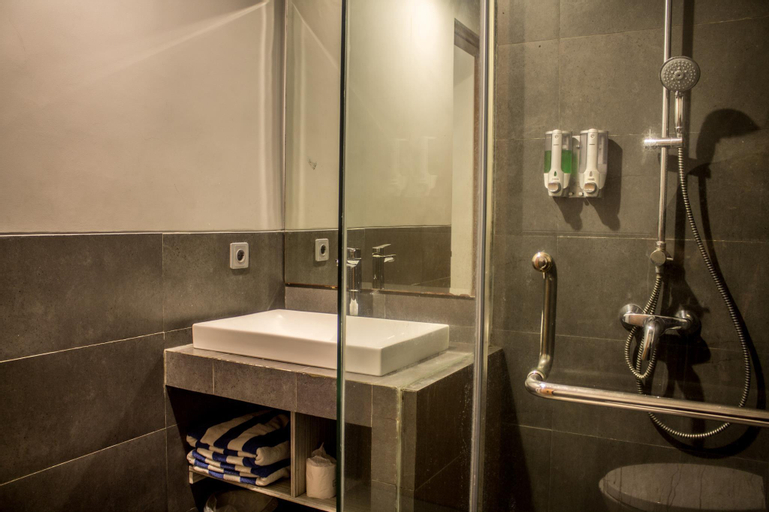 Bathroom 8