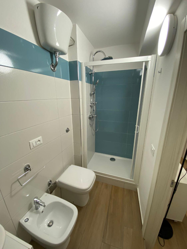Bathroom 3, Dimora Garibaldi Apartment & Room, Agrigento