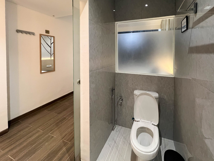Bathroom 3, Box City Hotel Mojokerto, Mojokerto
