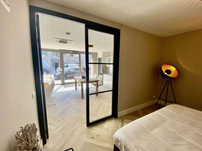 Room 2, Beautiful Holiday Home Near sea in Katwijk, Katwijk