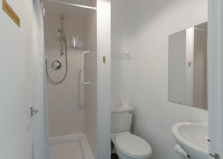Bathroom 4, Gairloch Hotel, Highland