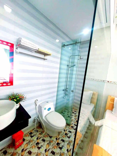 Bathroom 7