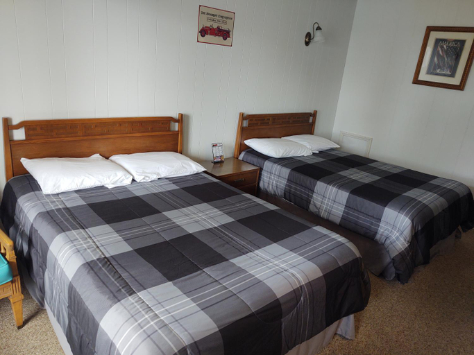 Others 5, FireHouse Inn, Mackinac