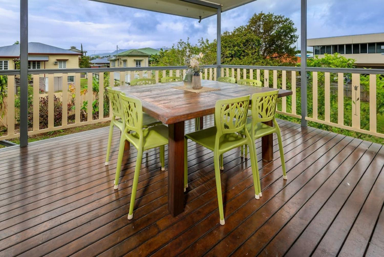 Others 3, Savannah House, Cairns