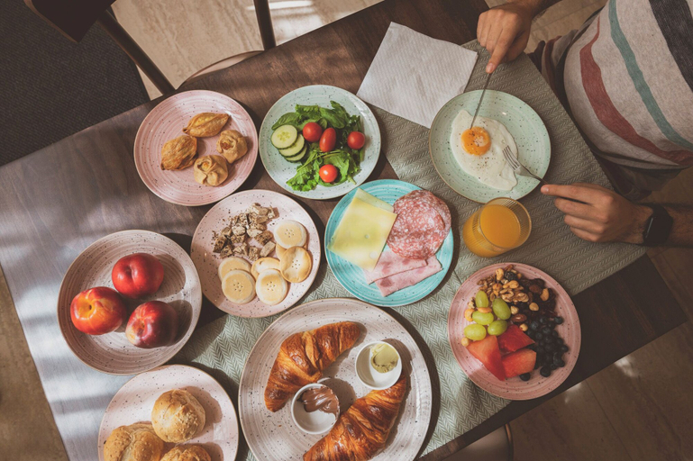 Food & Drinks 5, Maria Rosa Suites