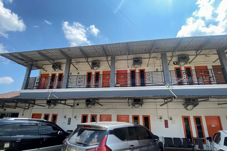 Exterior & Views 2, Wisma Al-Araf Syariah Mitra RedDoorz Palembang, Palembang