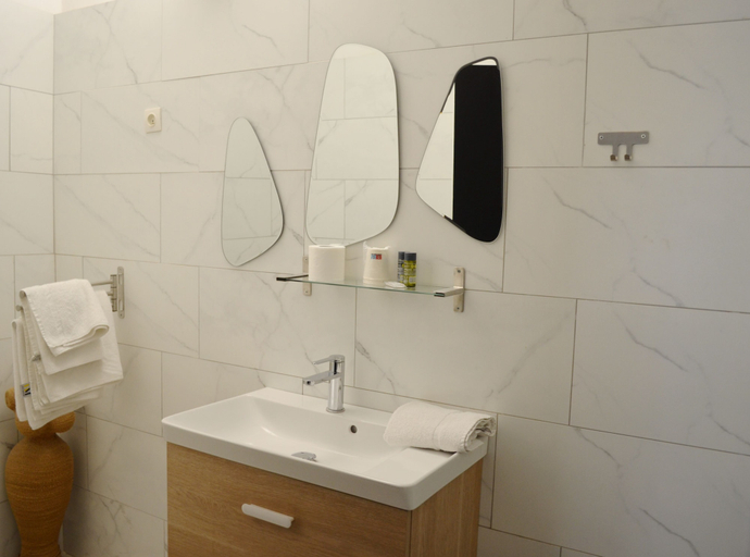 Bathroom 4, Hôtel du Parc, Var