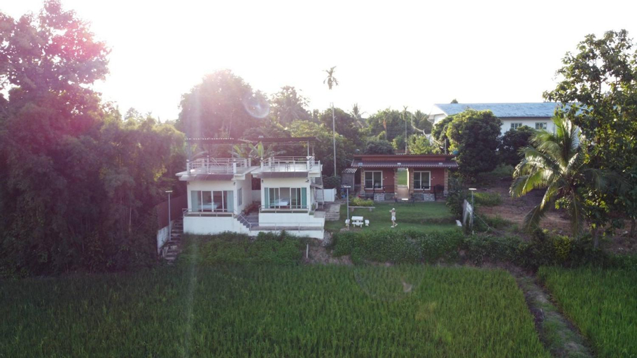 Exterior 9