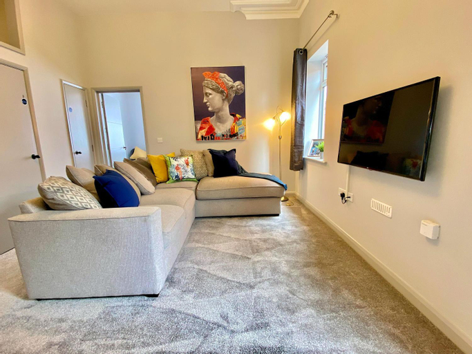 Others 4, Beautiful Apartment - 5 Minute Walk to the Best Beach! - Great Location - Parking - Fast WiFi - Smar, Poole
