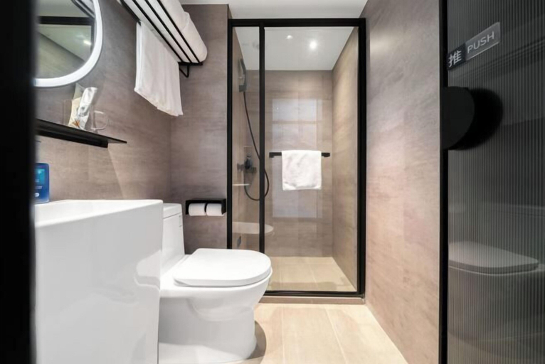 Bathroom 1, HanTing Hotel (Xiamen Wenzao The MixC), Xiamen