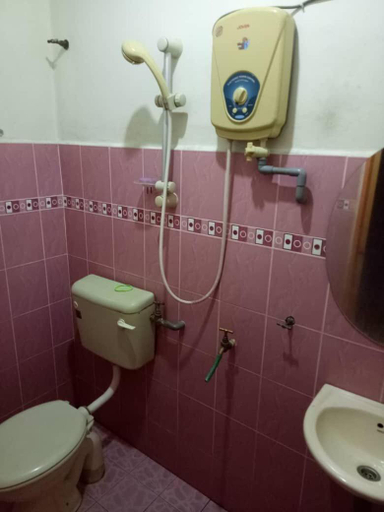 Bathroom 2, Cozy Homestay Che Yang, Kuala Terengganu