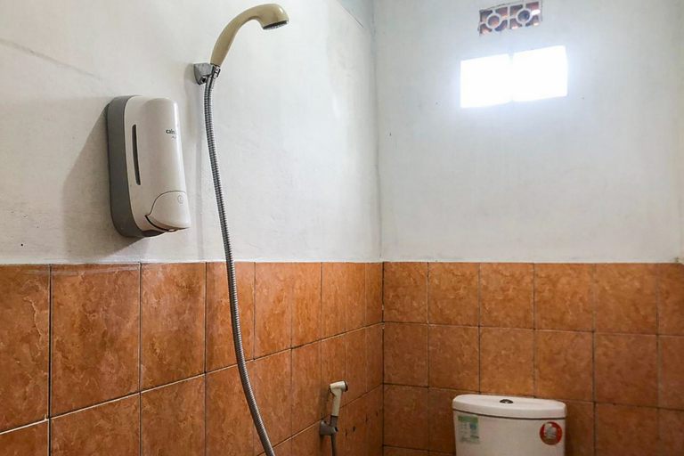 Bathroom 2, Cuan Residence RedPartner, Tangerang