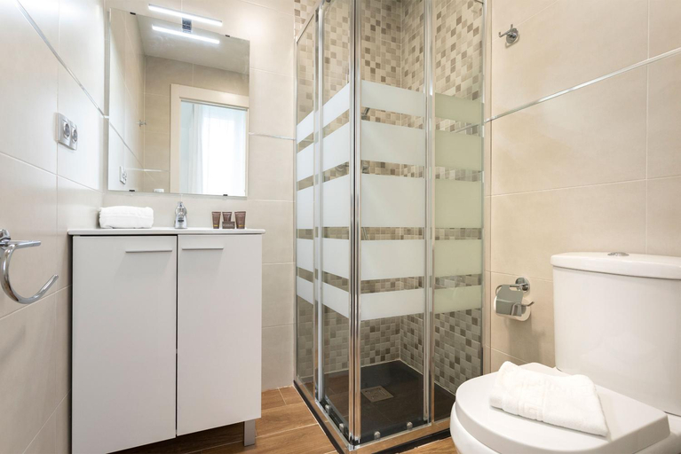 Bathroom 4, Genteel Home Recaredo, Sevilla