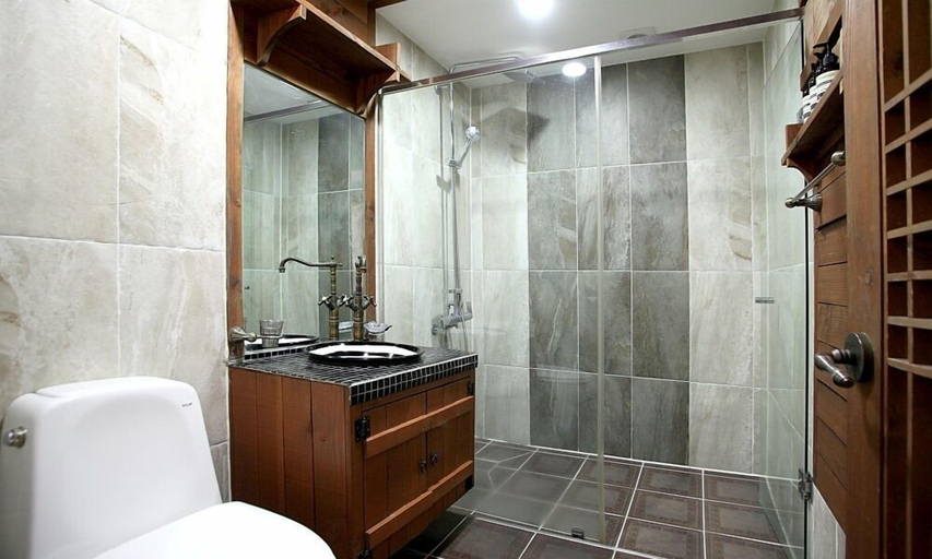 Bathroom 5, Jeonju Hanok Taejogung Hotel, Jeonju