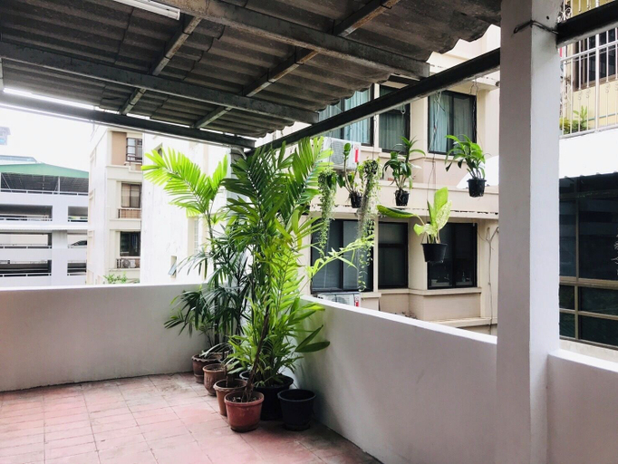 Terrace/patio 2, Silom Guesthouse, Bang Rak