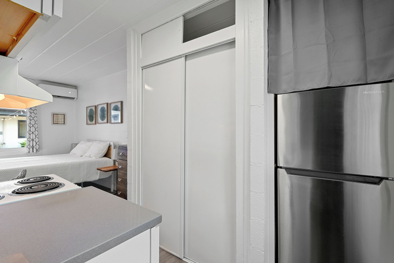 Others 5, Chic City Retreat 93H, Franklin