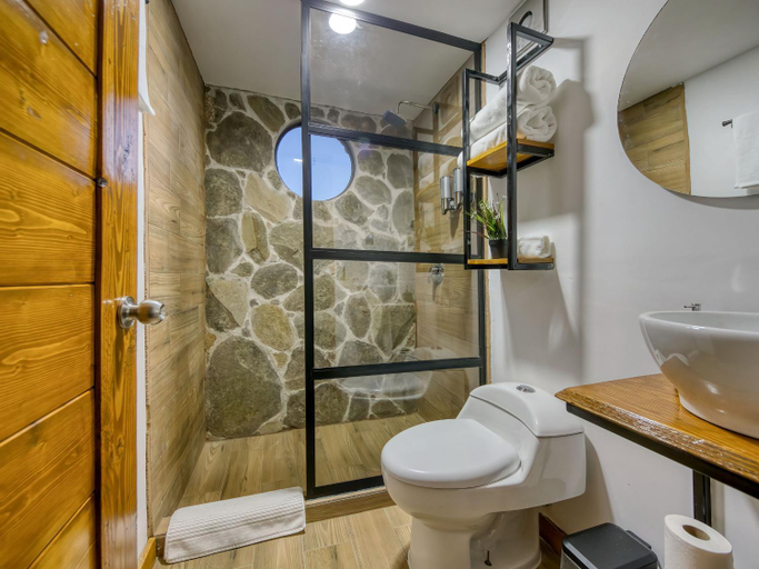 Bathroom 3, Sirius Valle, Ensenada
