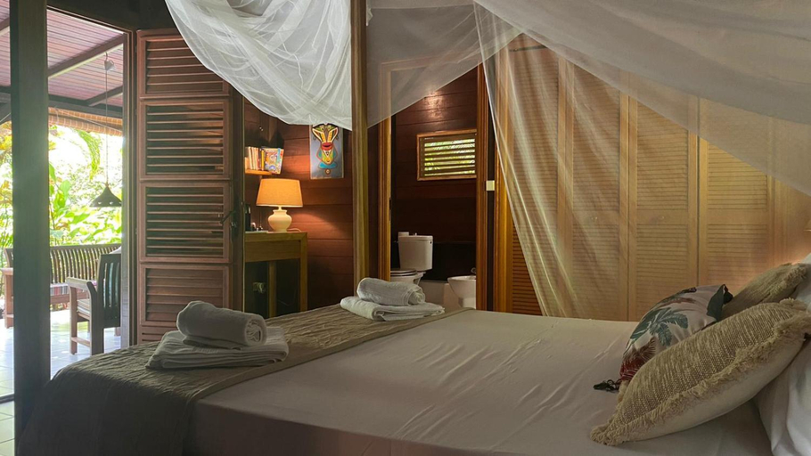 Bedroom 2, GWO CAILLOU - Gites creoles de charme, Bouillante