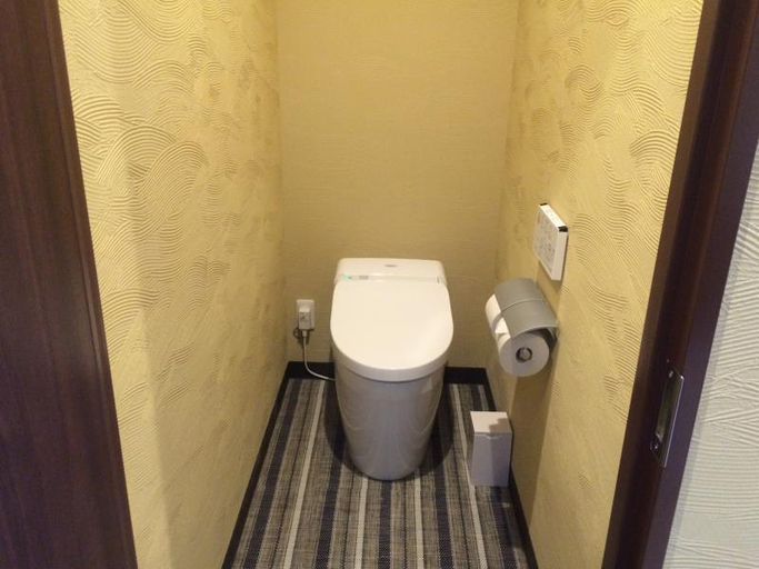 Bathroom 13