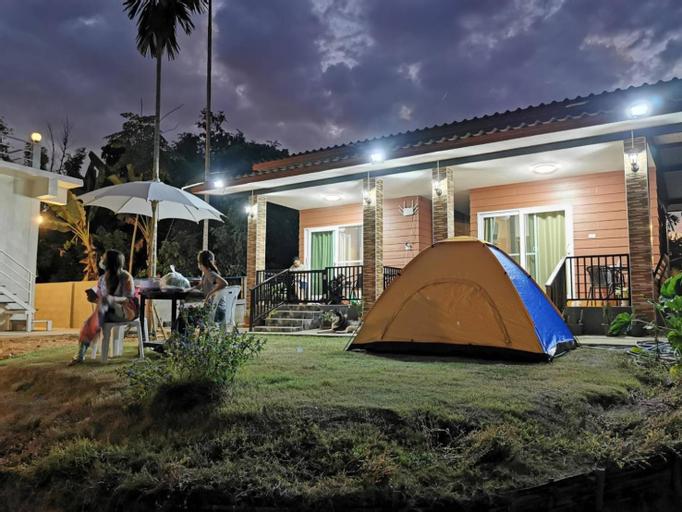 Exterior 4