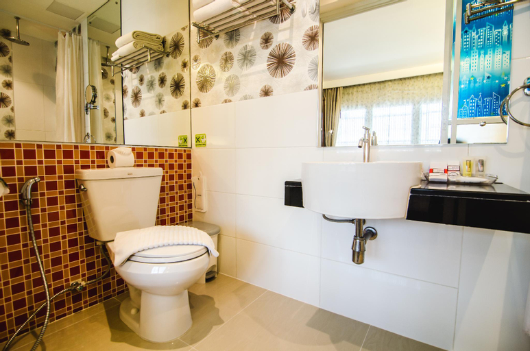 Bathroom 2