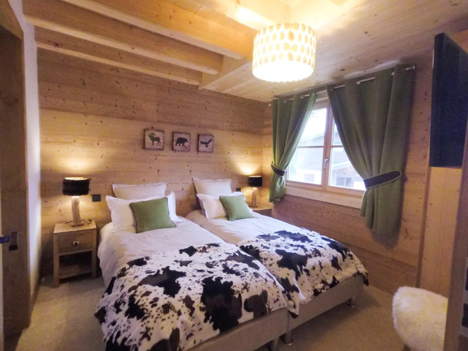 Bedroom 2, Chalet Nanook, Savoie