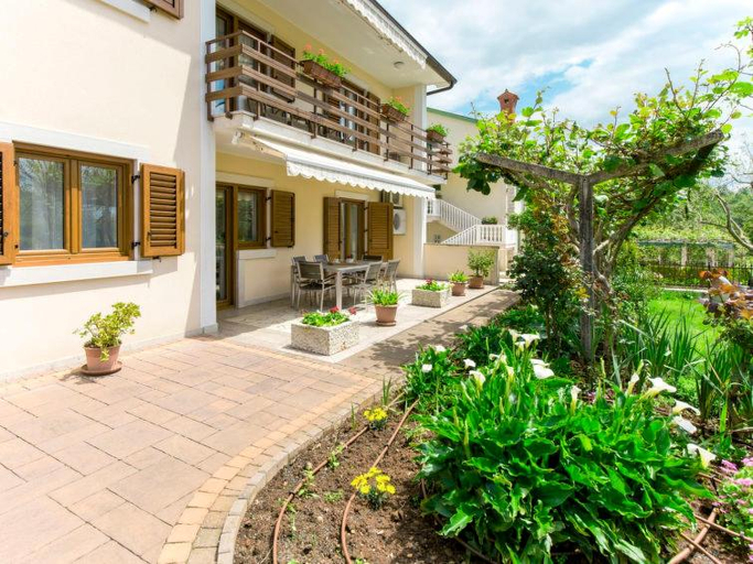Others 2, Apartman Valica, Tinjan