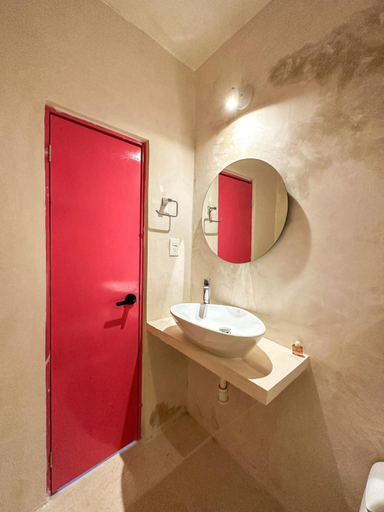 Bathroom 5, Room Sucila espacio en el centro de la ciudad, Mérida