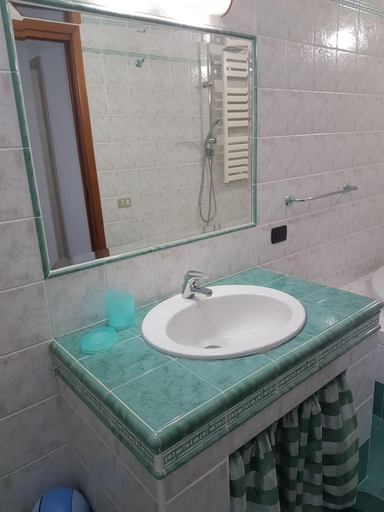 Bathroom 2, Dalla Gio, Verona