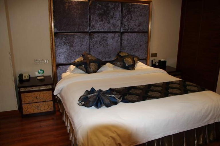 Bedroom 3, Xiangqu Garden Hotel, Shannan