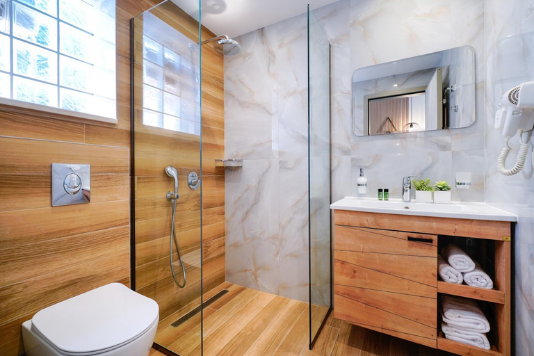 Bathroom 2, Tereza Golden, East Macedonia and Thrace