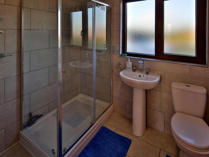 Bathroom 3, Lakeside Fishing Lodges, Lincolnshire