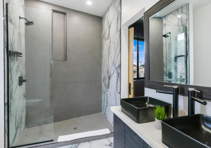 Bathroom 3, Luxury 5 bedroom Villa with Rooftop, Orleans