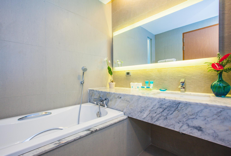Bathroom 10