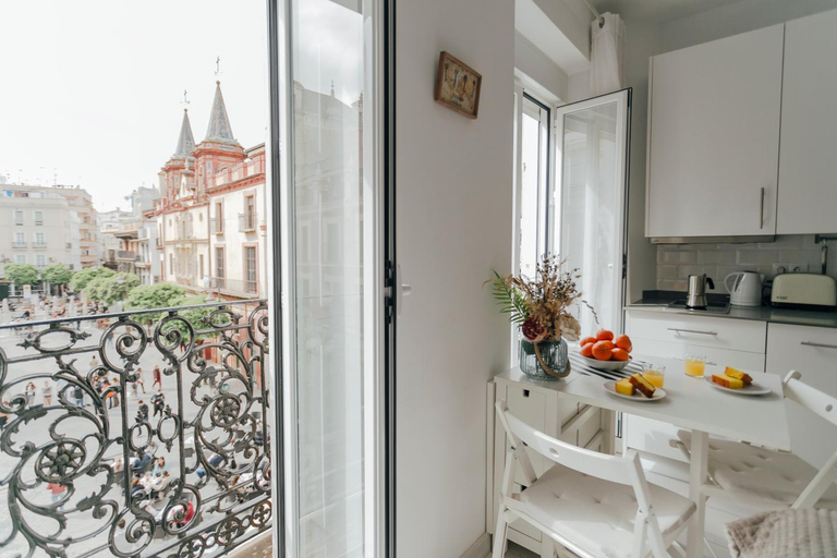 Others 2, One&Lux El Salvador - Central Studio with a Stunning View, Sevilla