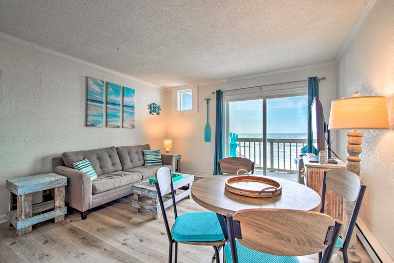 Others 3, North Topsail Beach Condo with Balcony!, Onslow