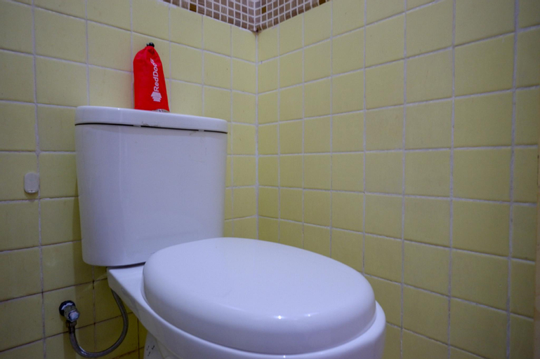 Bathroom 15