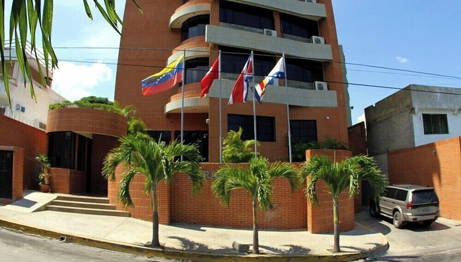 Exterior & Views 2, HOTEL MIRAMAR SUITES, Vargas
