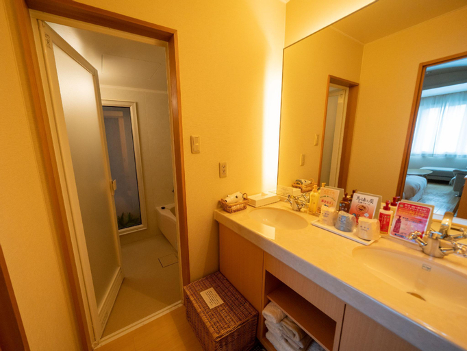 Bathroom 7