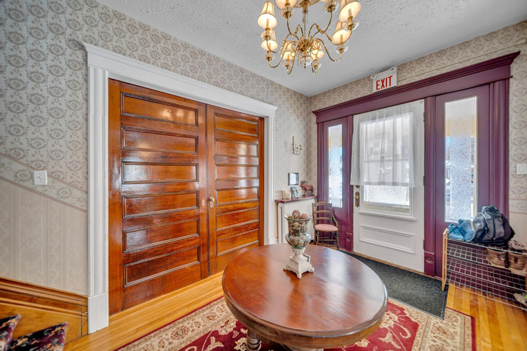 Others 5, Marmora and Lake Inn and Victorian Diner - 5 Grand Victoria Suites- Level 2, Hastings