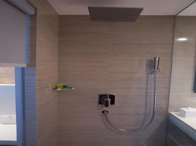 Bathroom 11