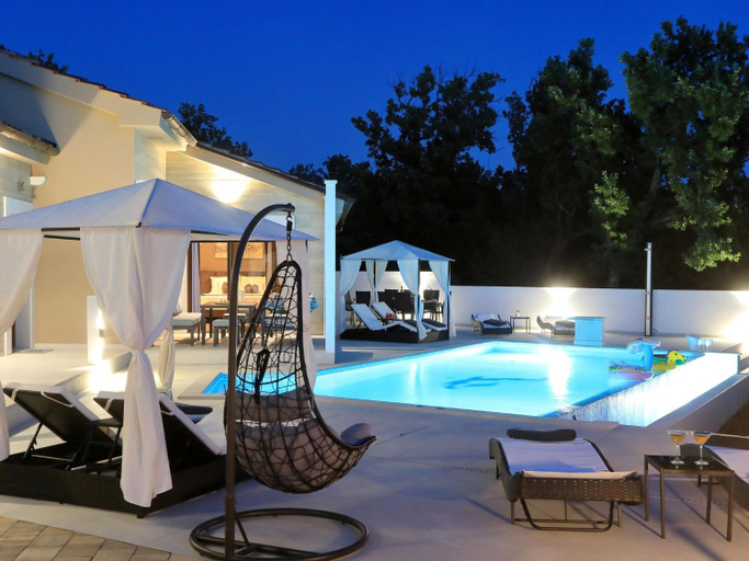 Sport & Beauty 5, Villa in Starigrad with heated pool, Starigrad