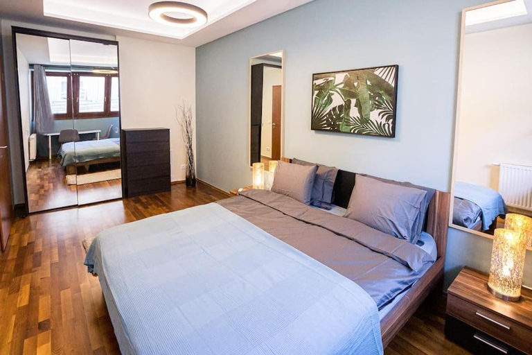 Bedroom 1, Urban Jungle Apartments, Budapesti