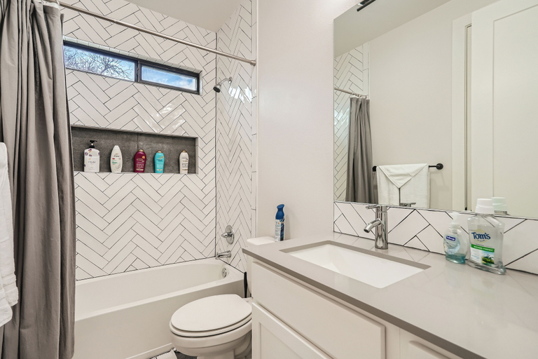 Bathroom 4, Grand Oasis Ar E.Austin W/Pool, Travis