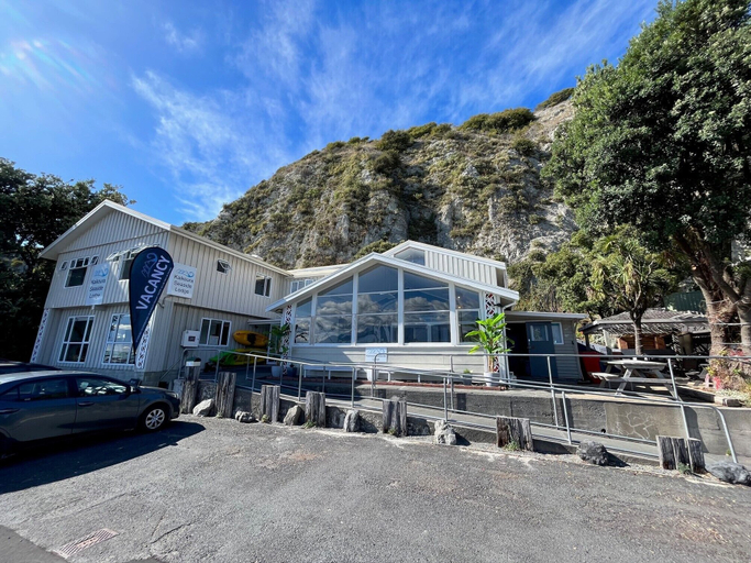 Exterior & Views 2, Kaikoura Seaside Lodge, Kaikoura