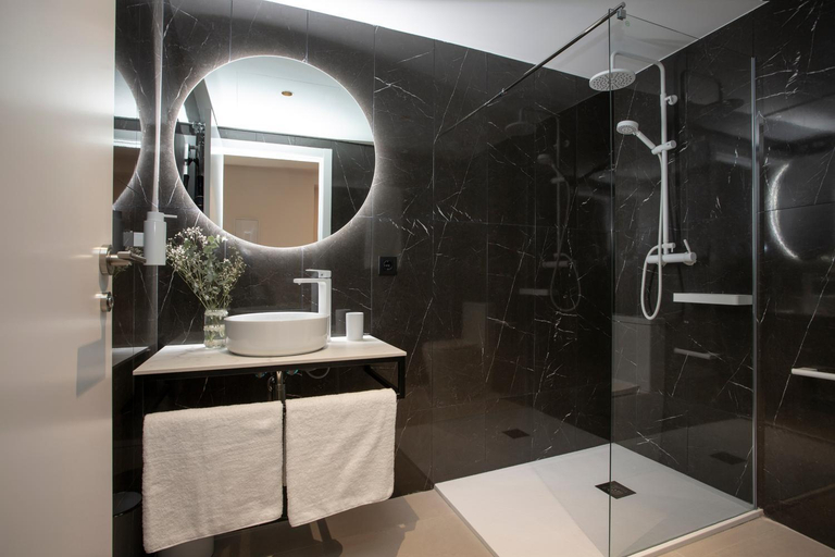 Others 2, Neobeds - Stylish modern 1BR Apt Near Old Town & Steps from Turia Park, Valencia
