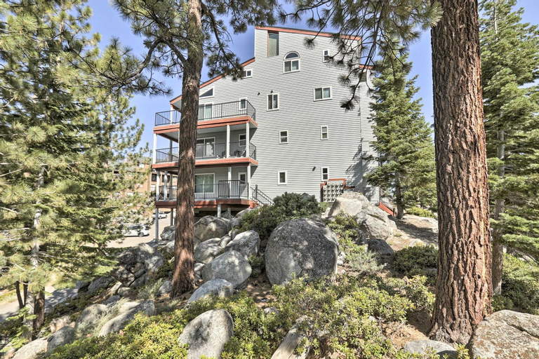 Mtn-View Lake Tahoe Escape Heavenly Daze Chalet, Douglas