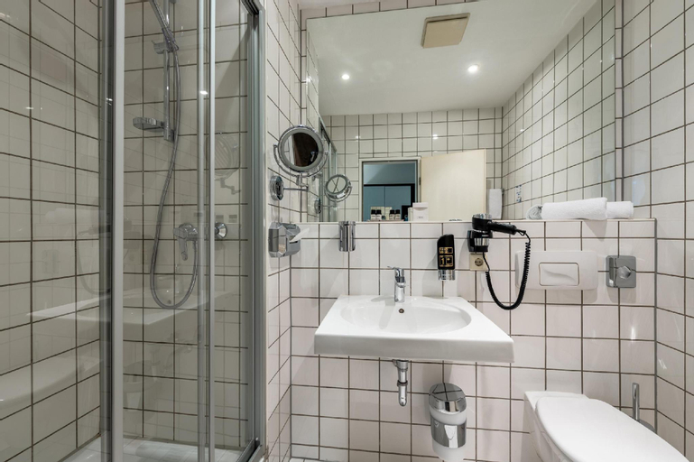 Bathroom 7